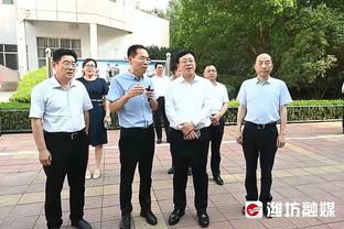 拉塞尔：如果队友不能为我创造投篮机会那就自己来 要保持侵略性